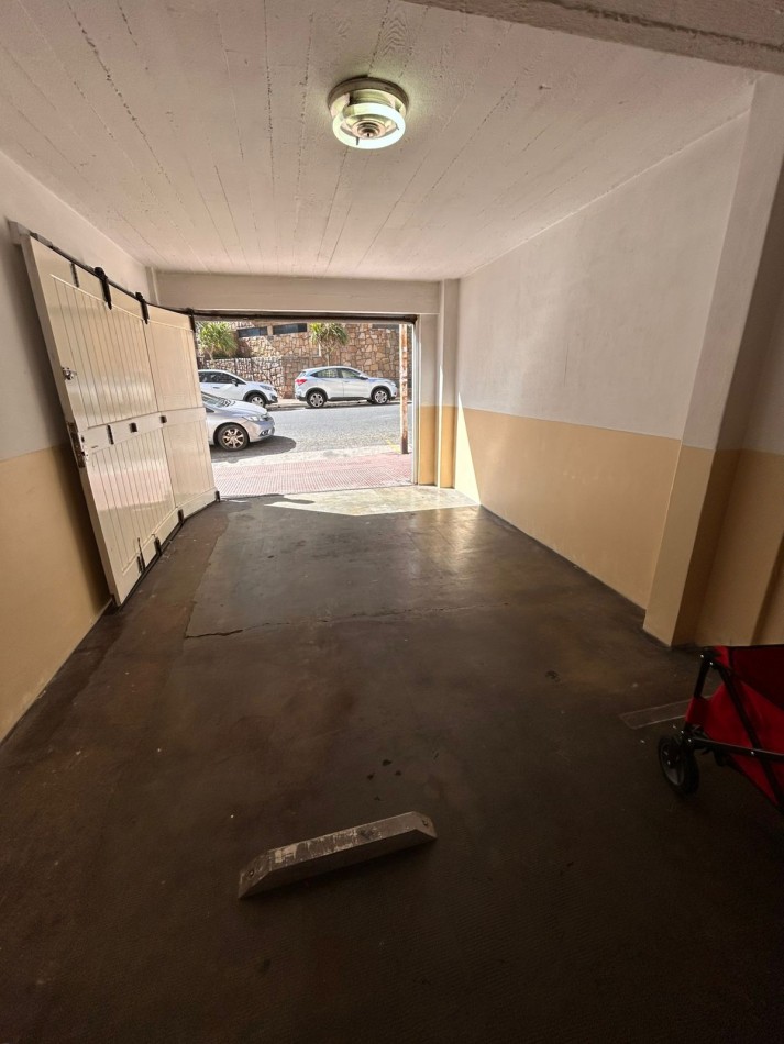 EXCELENTE DEPARTAMENTO DE 3 AMBIENTES CON DEPENDENCIA DE SERVICIO Y COCHERA- ZONA TORREON- VISTA PLENA AL  MAR