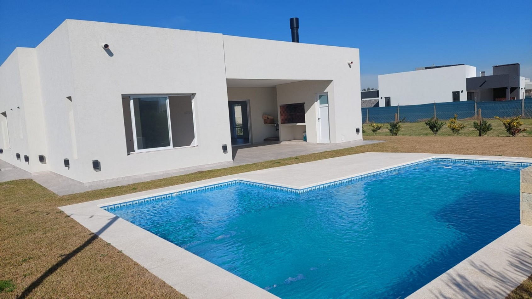 CASA EN VENTA EN EL BARRIO PRIVADO SAN FELIPE (EZEIZA- 4 AMBIENTES