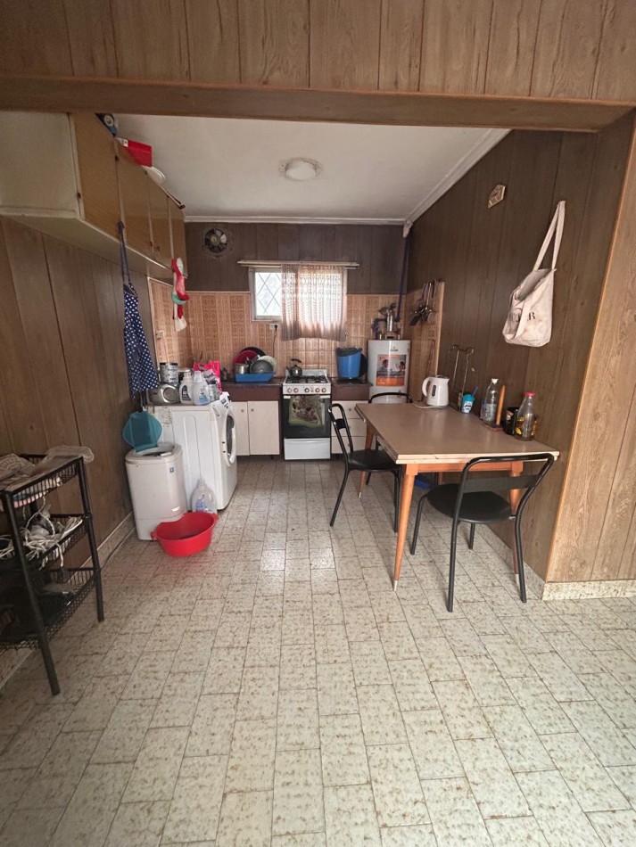 VENTA CHALET DE 3 AMBIENTES EN CASTELLI Y ESPAÑA 