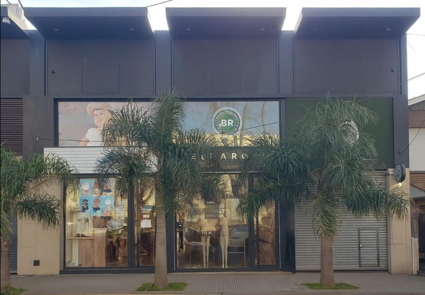 VENTA LOCALES EN SAN LORENZO Y GUEMES 