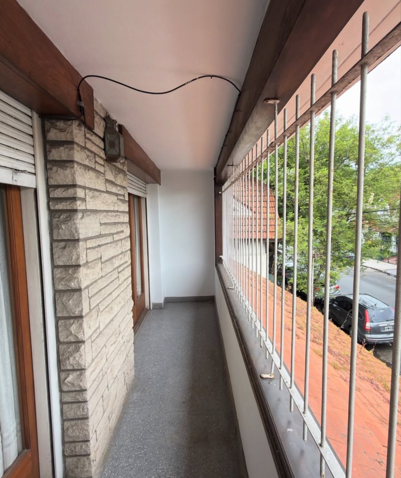 VENTA CHALET DE 5 AMBIENTES EN 9 DE JULIO Y TOMAS GUIDO 