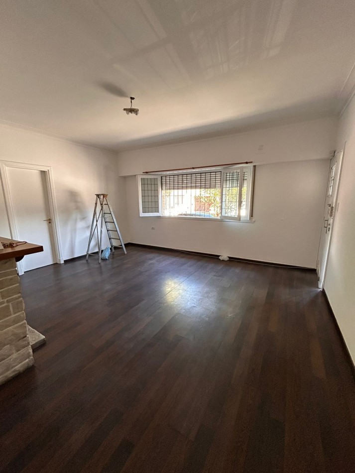 ALQUILER PARA USO COMERCIAL CASA DE 4 AMBIETES EN FUNES Y 11 DE SEPTIEMBRE