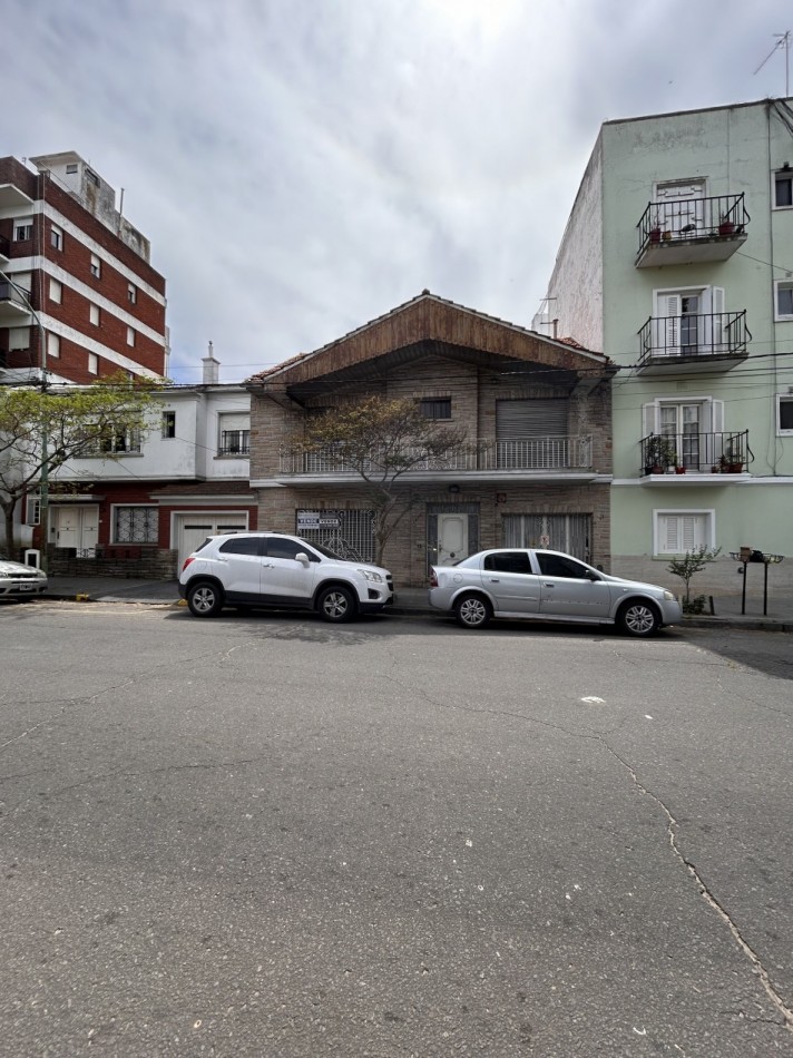 Venta Chalet de 5 ambientes en 9 de Julio y España 
