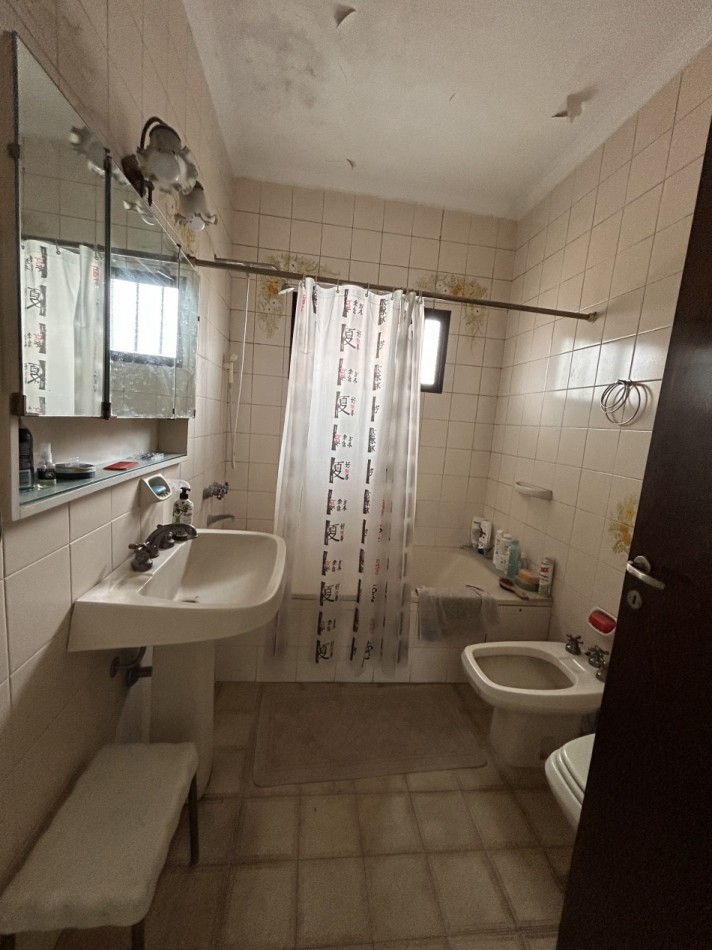 Venta Chalet de 5 ambientes en 9 de Julio y España 