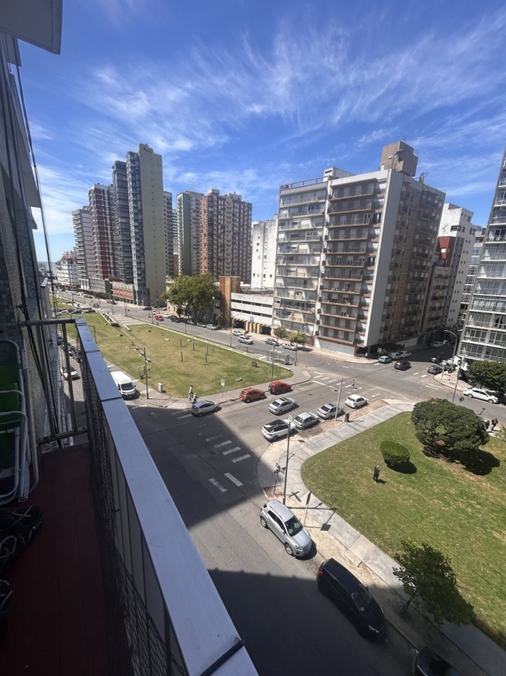 VENTA DEPARTAMENTO DE 3 AMBIENTES A LA CALLE - DIAGONAL ALBERDI Y SANTIAGO DEL ESTERO- CON COCHERA MUY COMODA- 