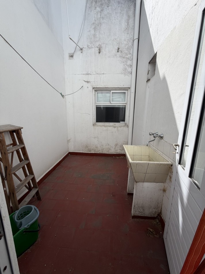 VENTA PH DE 3 AMBIENTES EN SALTA Y 3 DE FEBRERO 