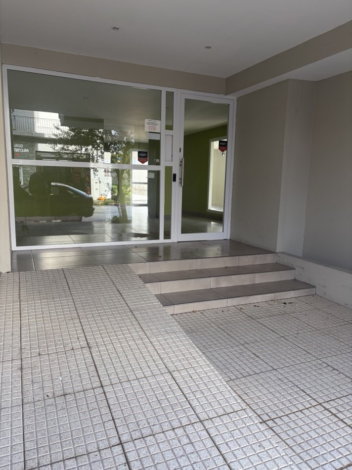 ALQUILER 24 MESES DEPARTAMENTO DE 2 AMBIENTES CON COCHERA Y BAULERA EN RIVADAVIA Y FUNES 