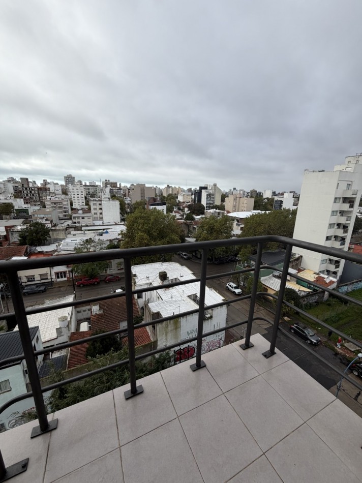 ALQUILER 24 MESES DEPARTAMENTO DE 2 AMBIENTES CON COCHERA Y BAULERA EN RIVADAVIA Y FUNES 
