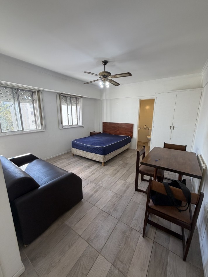 Alquiler departamento de 1 ambiente en Falucho y Catamarca 