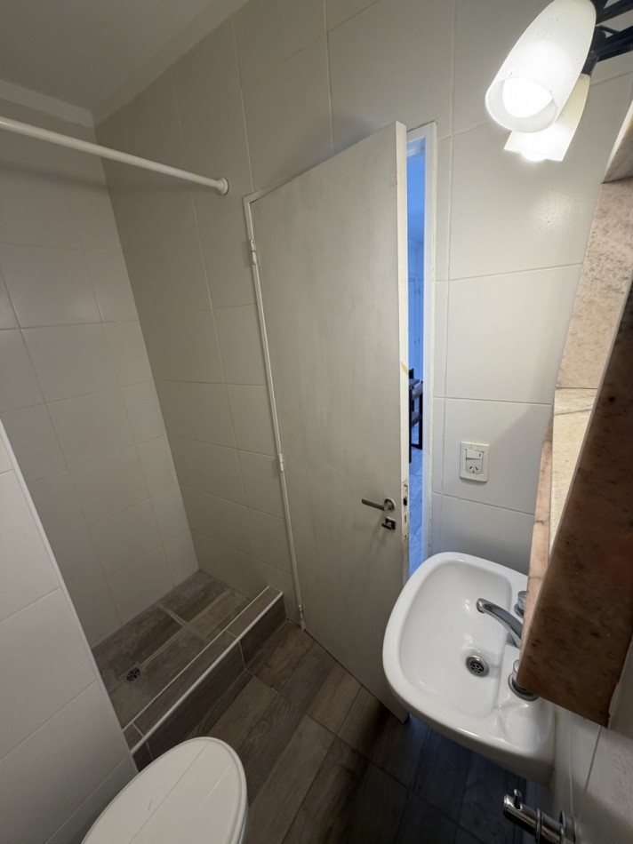Alquiler departamento de 1 ambiente en Falucho y Catamarca 