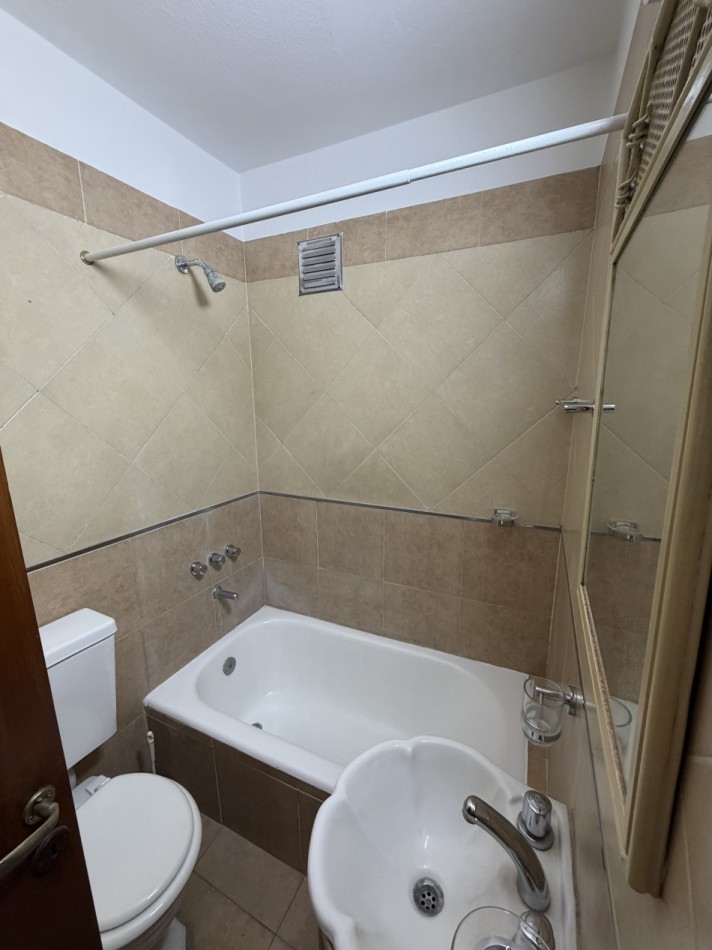 ALQUILER DEPARTAMENTO DE 1 AMBIENTE CON COCHERA EN TUCUMAN Y BROWN