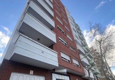  VENTA DEPARTAMENTO DE 4 AMBIENTES - SEMIPISO CON BALCON Y DEPENDENCIA A METROS DE PLAZA MITRE