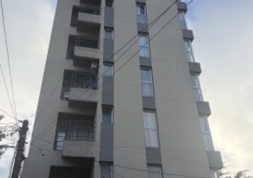 ALQUILER 24 MESES DEPARTAMENTO DE 2 AMBIENTES CON COCHERA Y BAULERA EN RIVADAVIA Y FUNES 